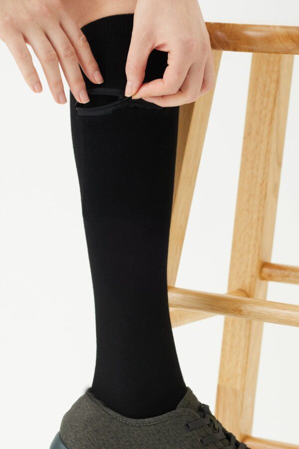 Calcetines largos de bambú unisex con bolsa oculta - Image 15