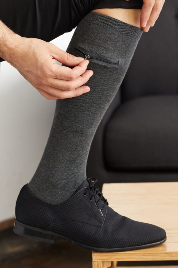 Calcetines largos de bambú unisex con bolsa oculta - Image 4