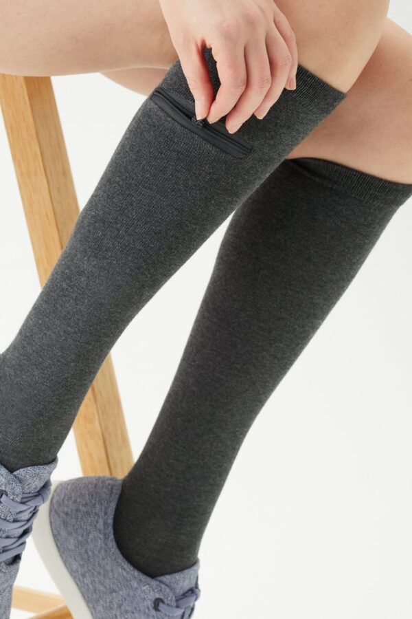 Calcetines largos de bambú unisex con bolsa oculta - Image 2