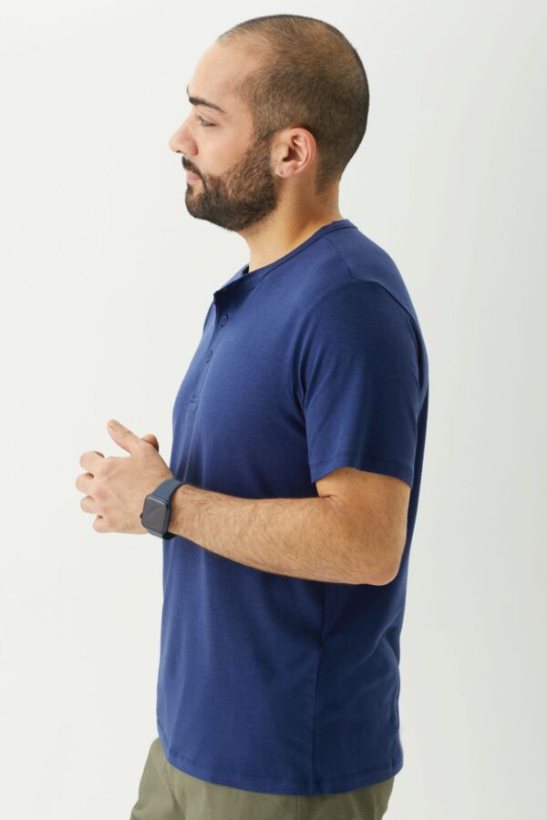 Playera Manga Corta Henley para Hombre - Image 12