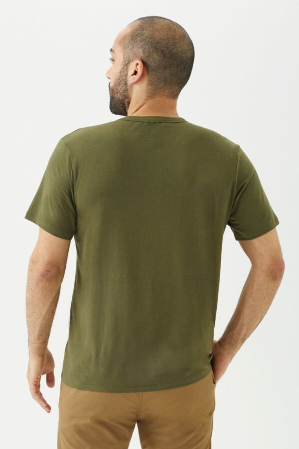 Playera Manga Corta Henley para Hombre - Image 7