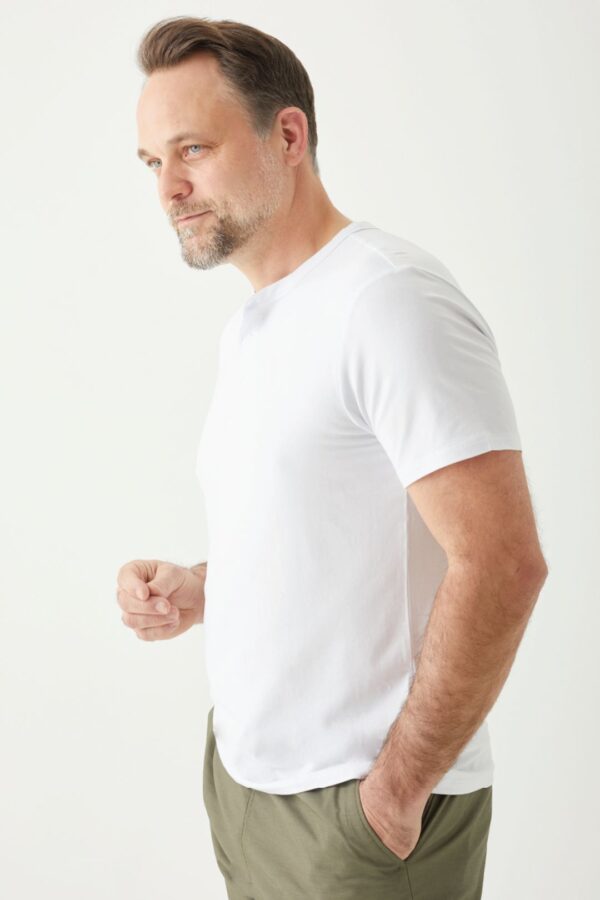 Playera Manga Corta Henley para Hombre - Image 4