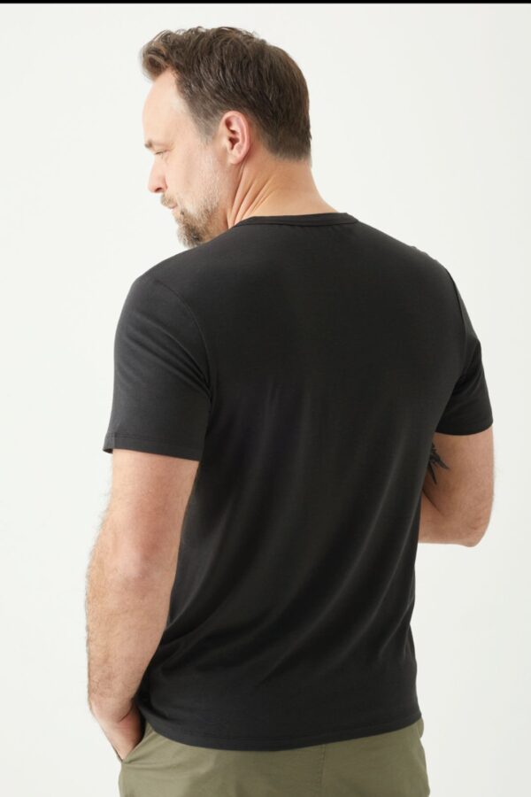 Playera Manga Corta Henley para Hombre - Image 19