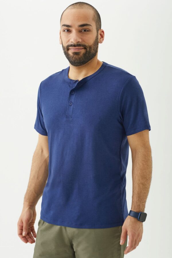 Playera Manga Corta Henley para Hombre - Image 13
