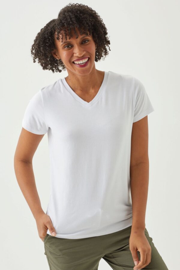 Playera Manga Corta Cuello en V para Mujer - Image 16