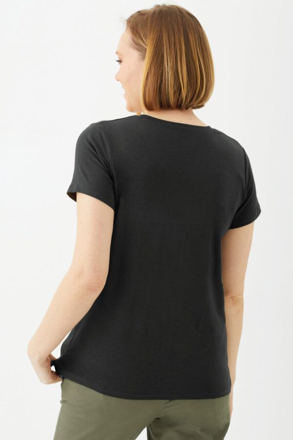 Playera Manga Corta Cuello en V para Mujer - Image 4
