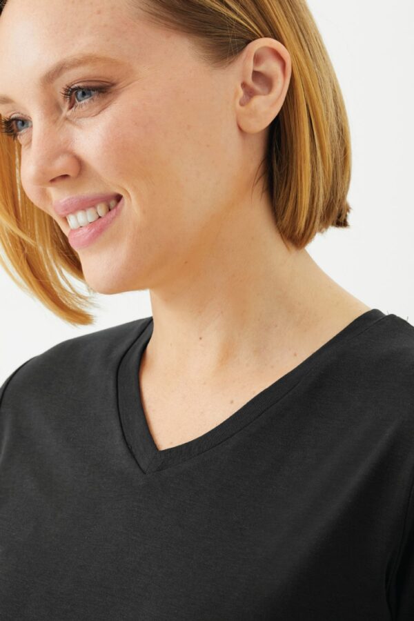 Playera Manga Corta Cuello en V para Mujer - Image 5