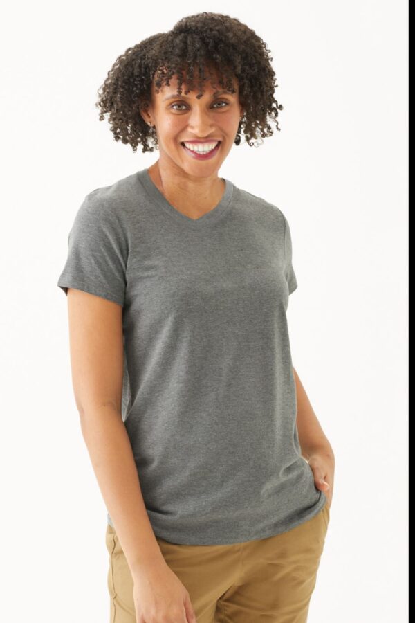 Playera Manga Corta Cuello en V para Mujer - Image 6