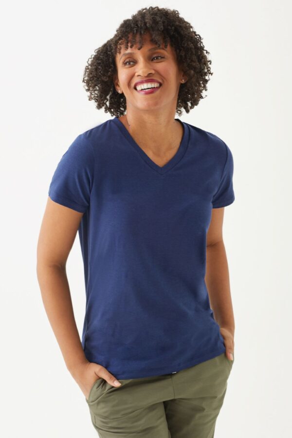Playera Manga Corta Cuello en V para Mujer - Image 8