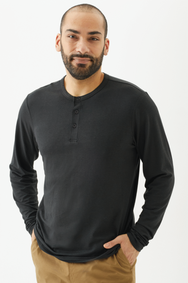 Playera Manga Larga Henley para Hombre - Image 6