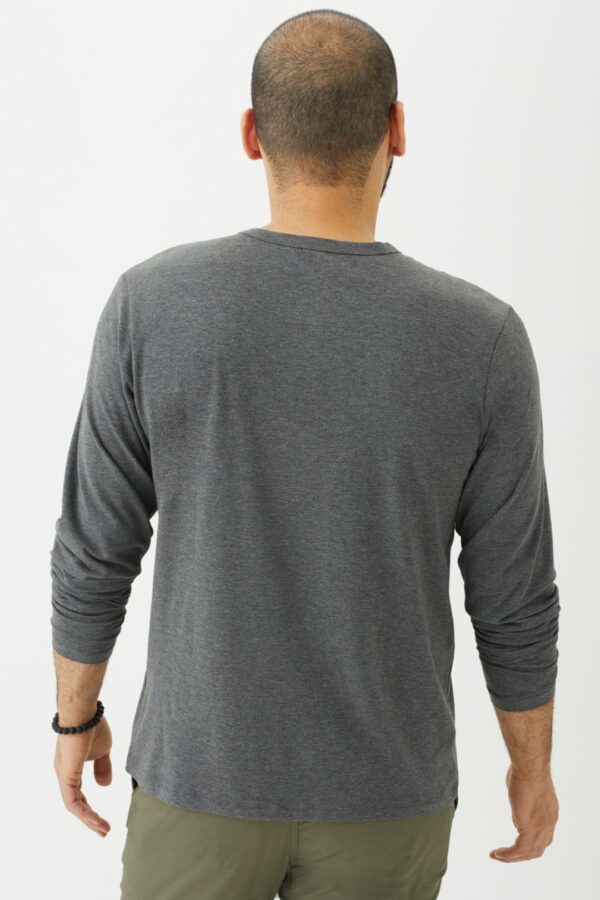 Playera Manga Larga Henley para Hombre - Image 18