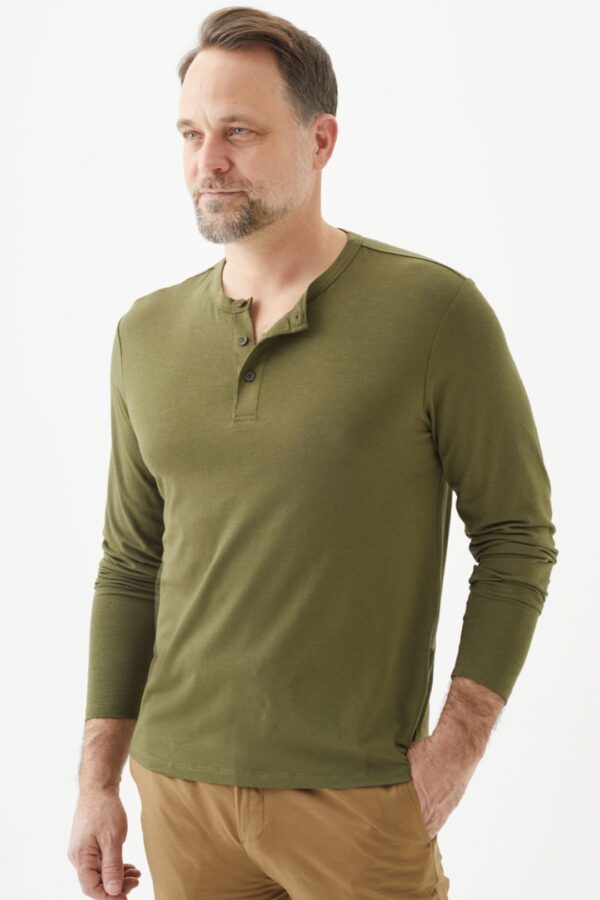 Playera Manga Larga Henley para Hombre - Image 13