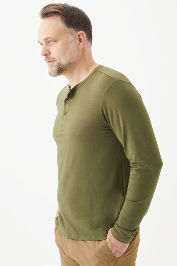 Playera Manga Larga Henley para Hombre - Image 12