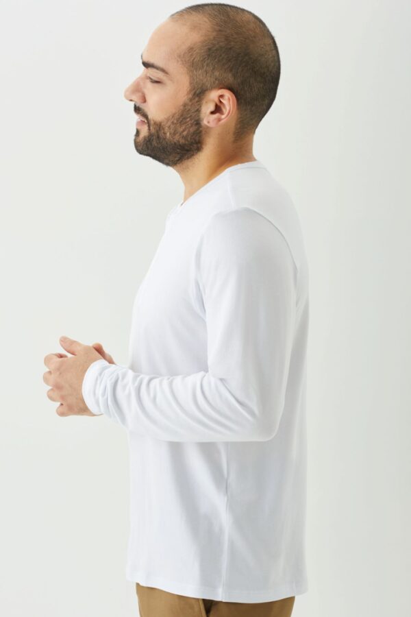 Playera Manga Larga Henley para Hombre - Image 9