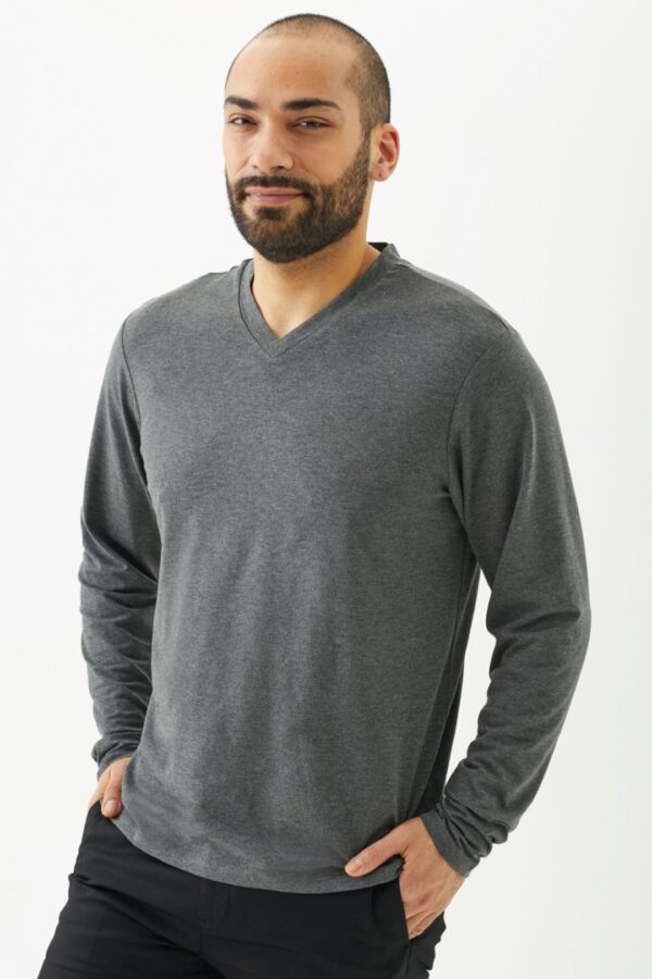 Playera Manga Larga Cuello en V para Hombre - Image 22