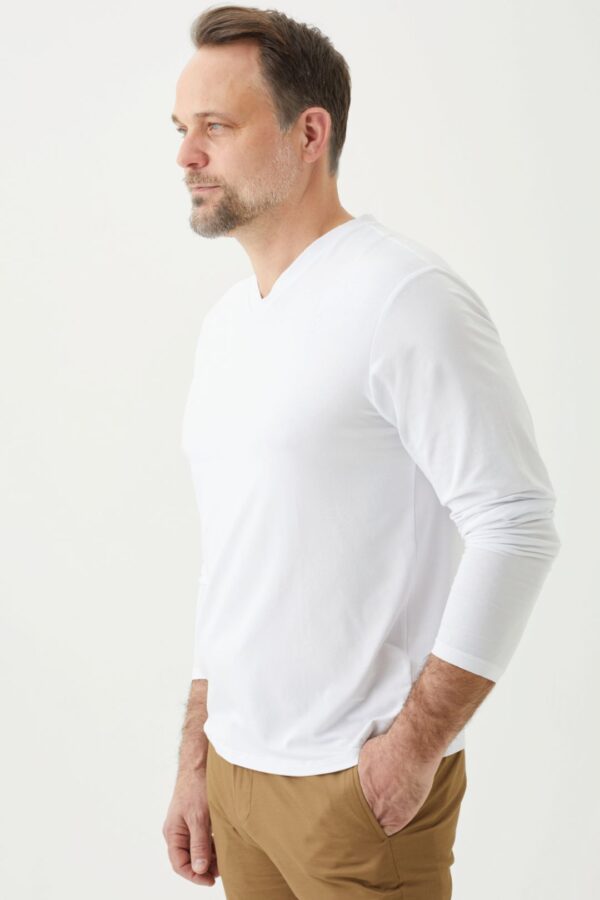 Playera Manga Larga Cuello en V para Hombre - Image 8