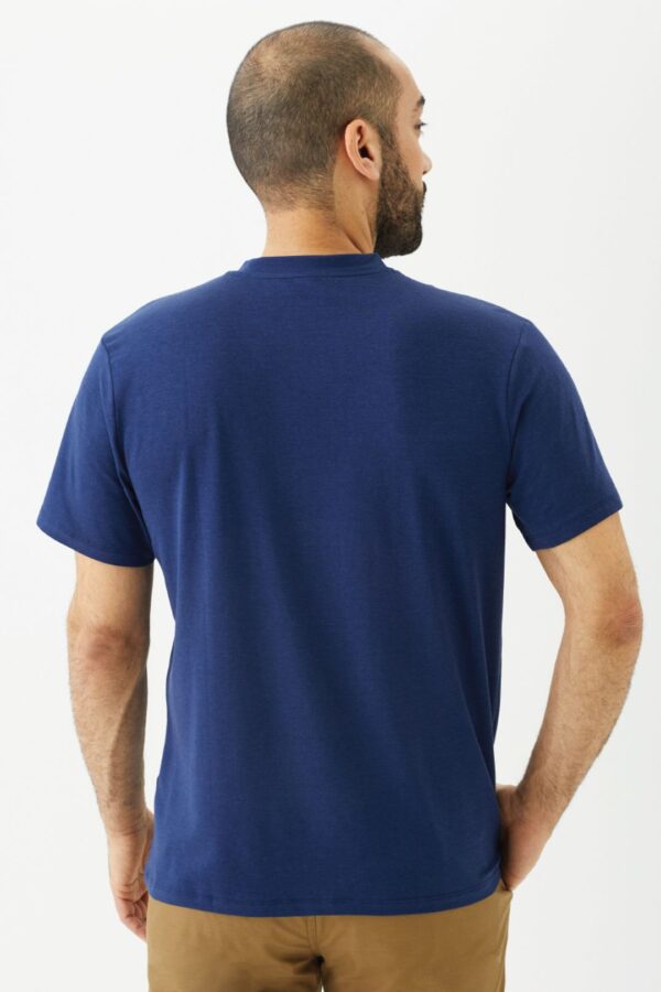 Playera Manga Corta Cuello en V para Hombre - Image 10