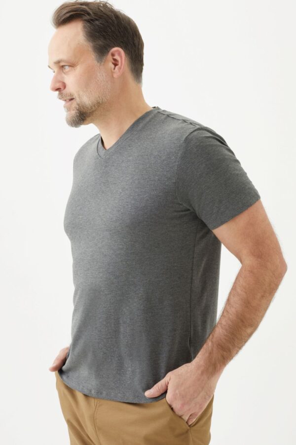 Playera Manga Corta Cuello en V para Hombre - Image 14