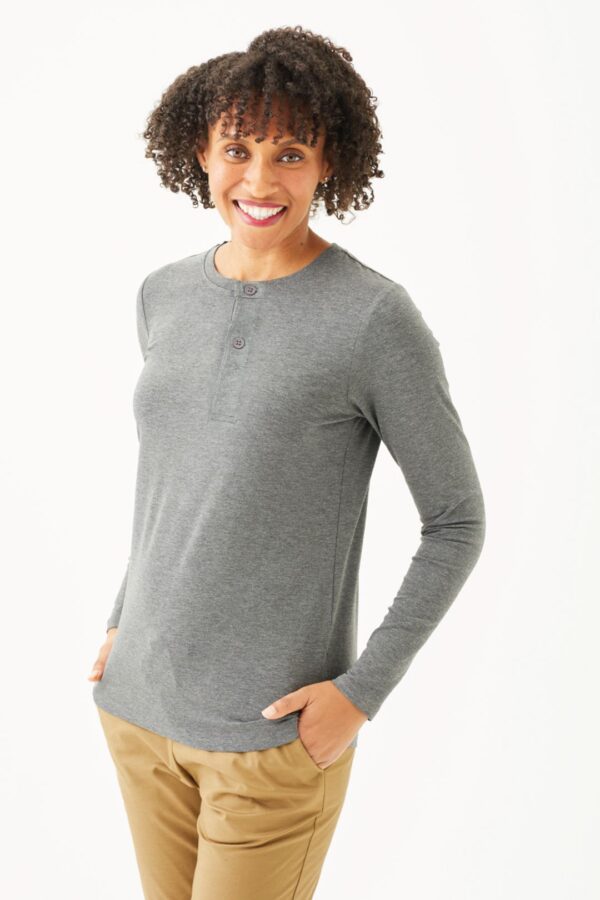 Playera Manga Larga Henley para Mujer - Image 6